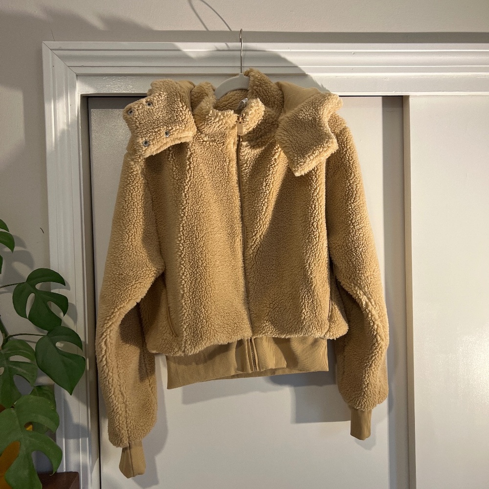 Alo Foxy Sherpa jacket small